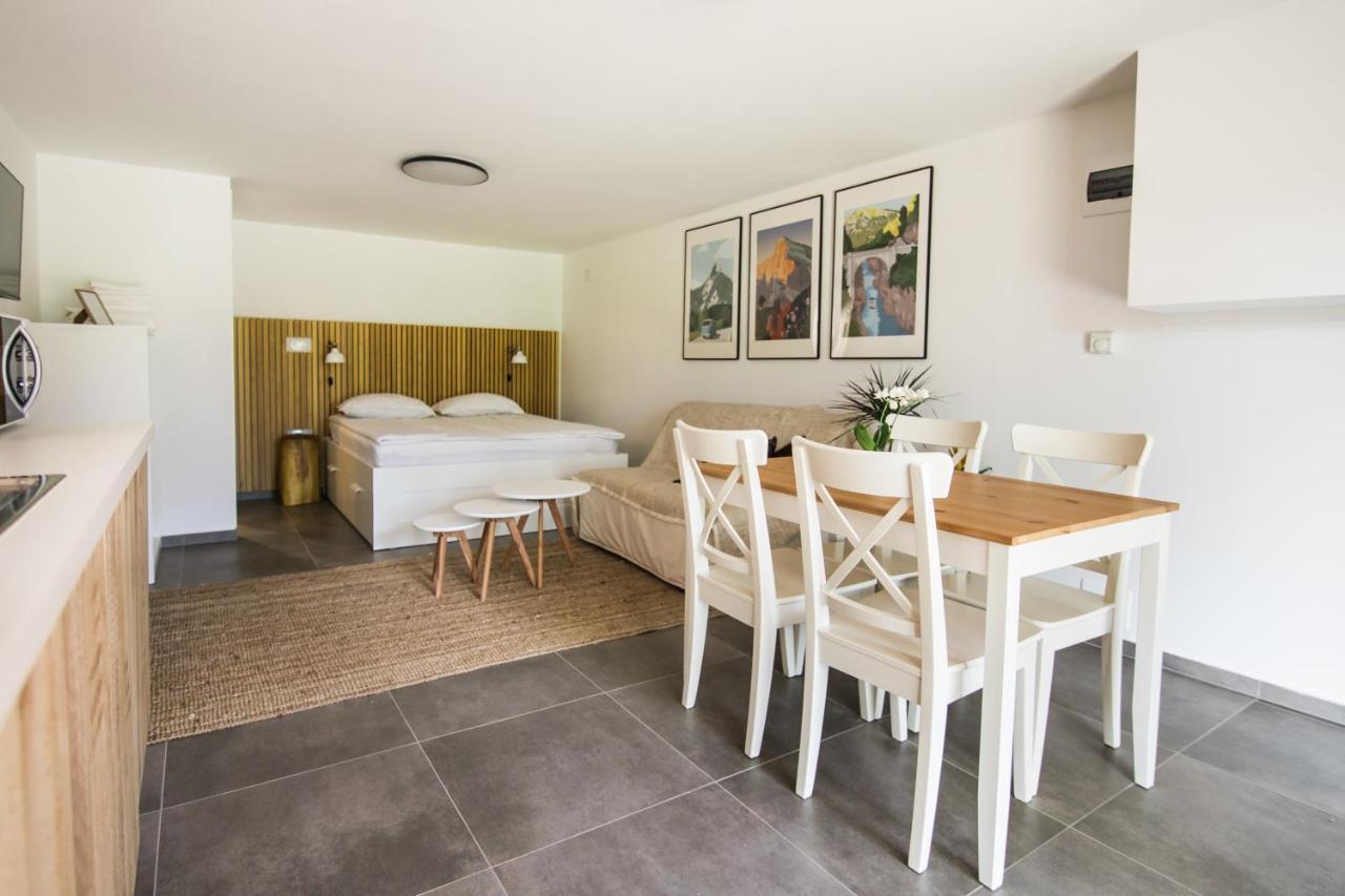 Apartma Lojz โบเว็ก ภายนอก รูปภาพ